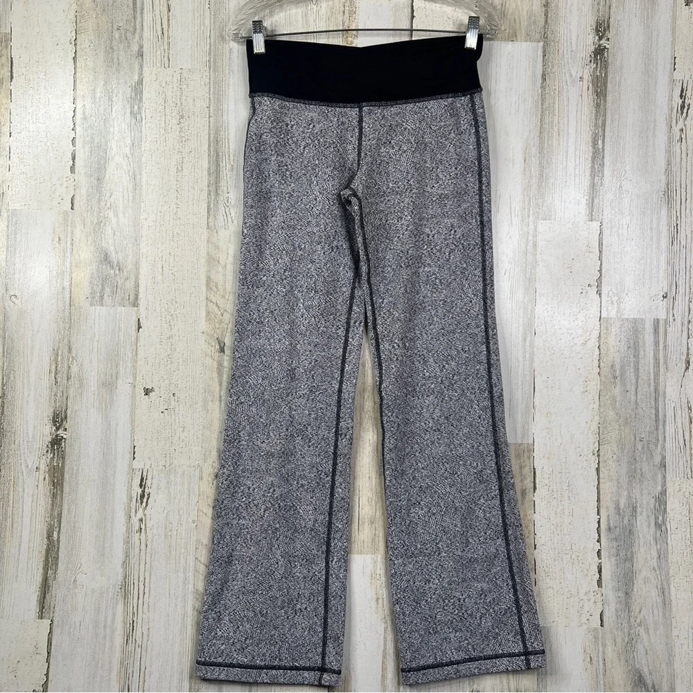 Lululemon Textured Leggings Women's Size 6 Casual Activewear